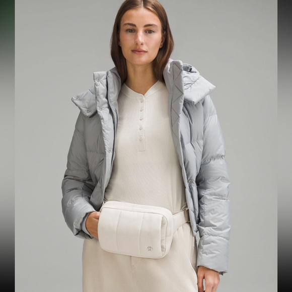 NWT Quilted Grid Belt Bag Hand
Warmer 1.5L - Picture 2 of 3